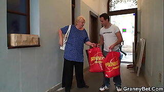 Leader kirmess grandma pleases young stranger